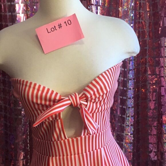 Candy cane striped shorts romper with tie front - Picture 3 of 12